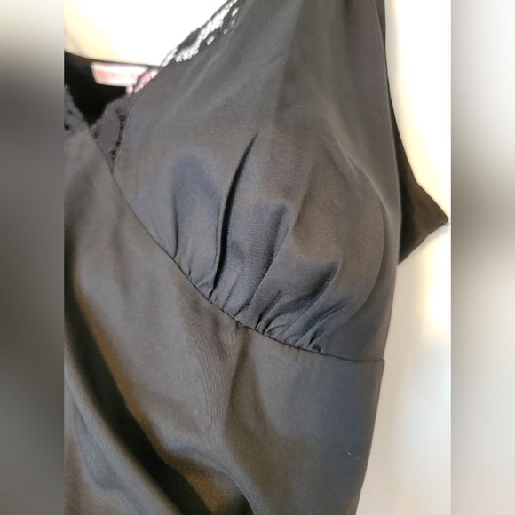 Women Plus Size  French Rendez Vous Black V-Neck Lace Camisole Top - 2x - Picture 5 of 7